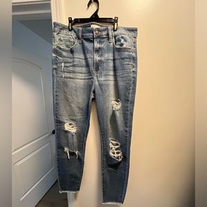 Studio Blue distressed skinny jeans size 32